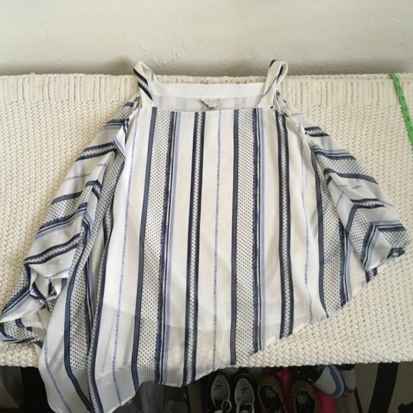 ARTEX DRESSY SHOULDER STRAP BLOUSE. WHITE/BLUE SIZE LARGE - Picture 3 of 5